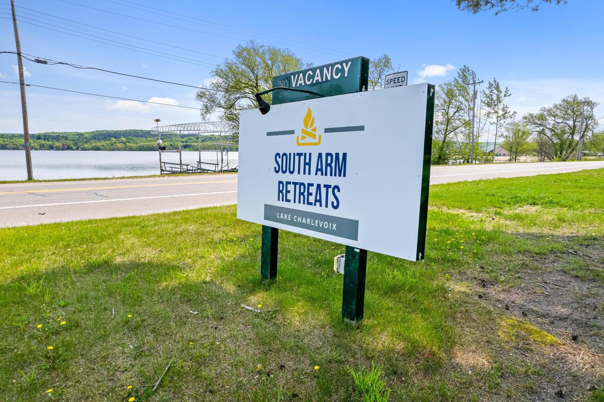 South Arm Retreats Motel East Jordan Buitenkant foto