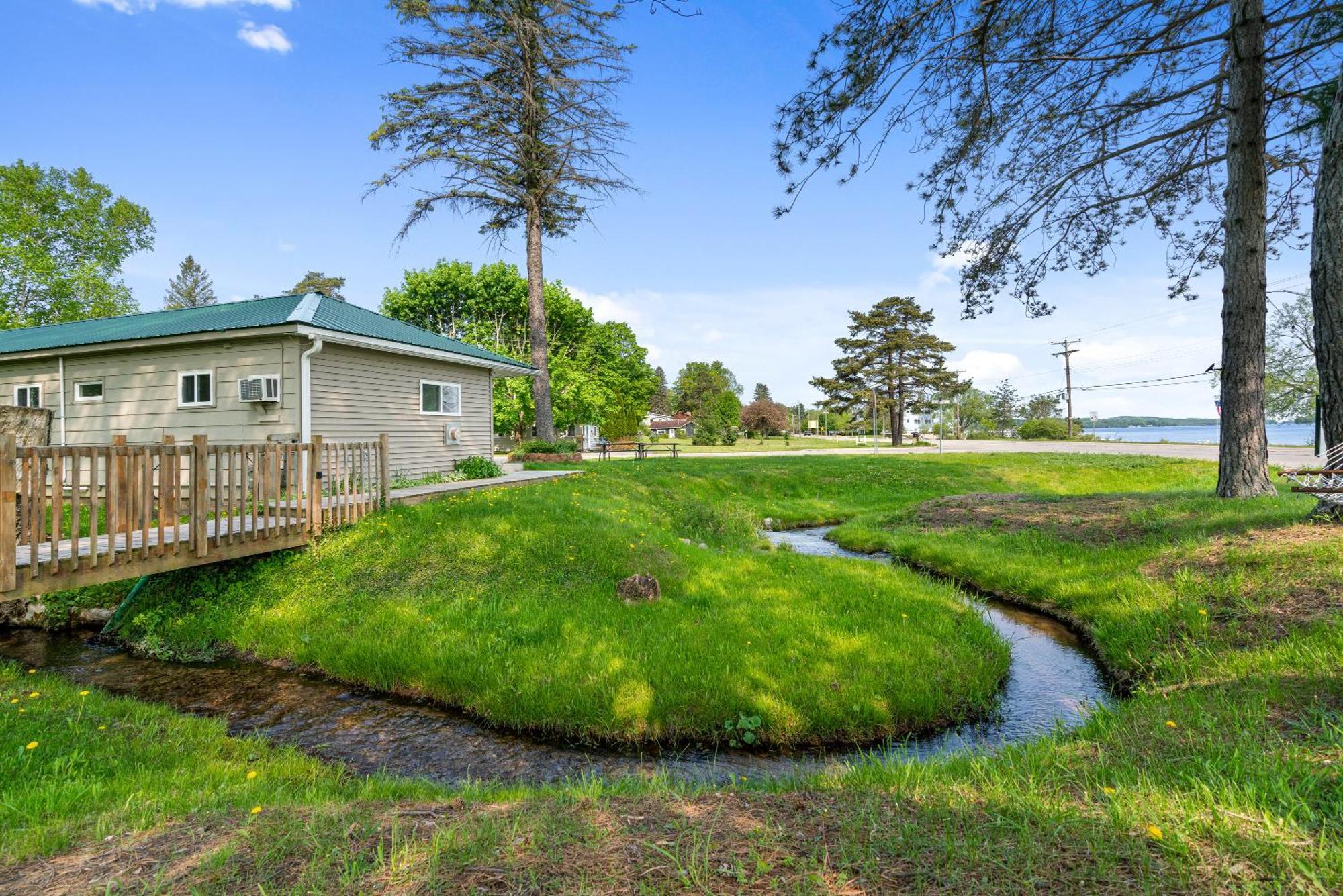 South Arm Retreats Motel East Jordan Buitenkant foto
