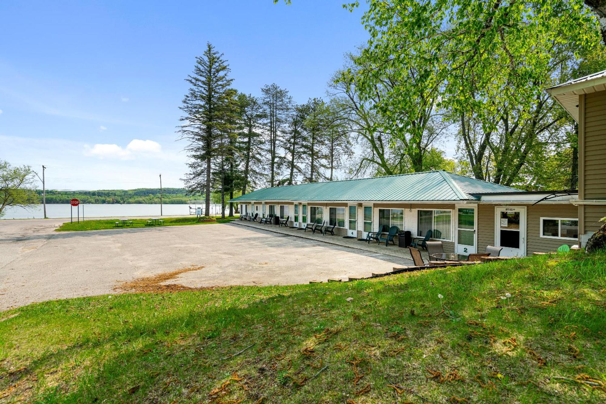 South Arm Retreats Motel East Jordan Buitenkant foto