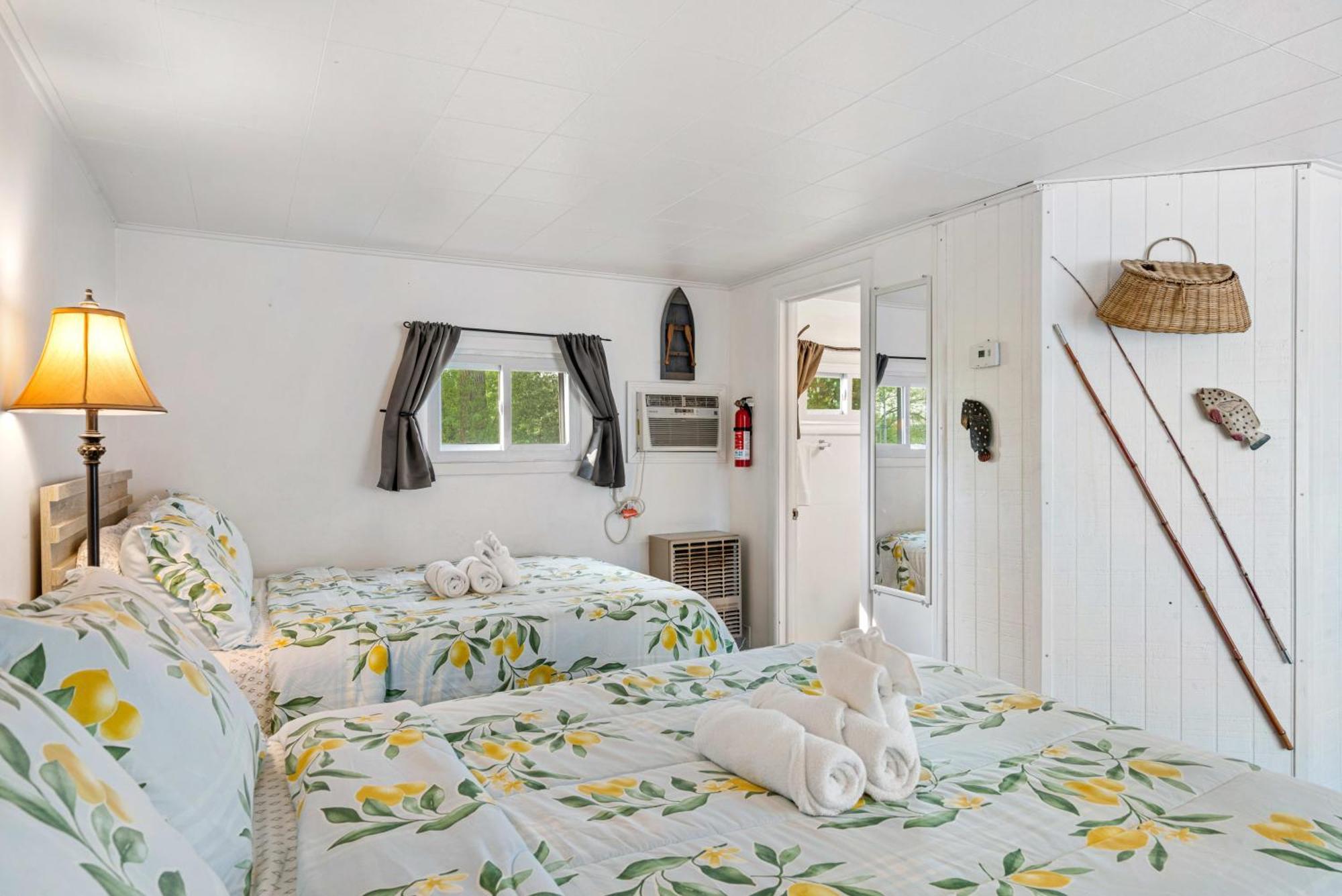 South Arm Retreats Motel East Jordan Buitenkant foto