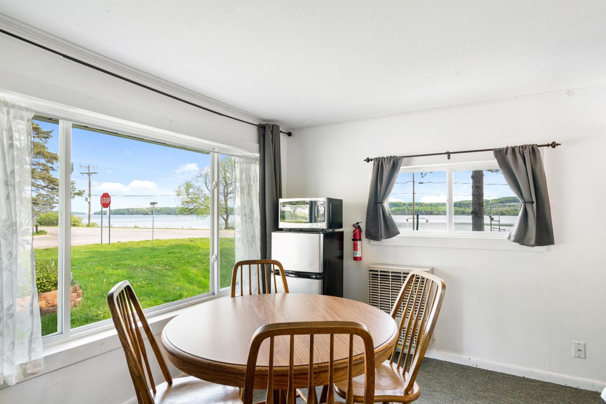 South Arm Retreats Motel East Jordan Buitenkant foto