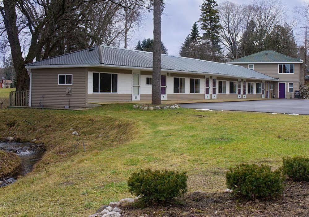 South Arm Retreats Motel East Jordan Buitenkant foto
